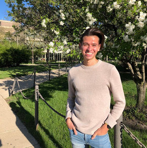 Meet your Posher, Carlos